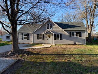 679 E Summit St, Marshall, MO 65340