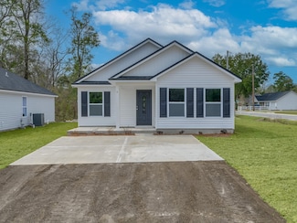 34 Lake Ellen Dr, Crawfordville, FL 32327