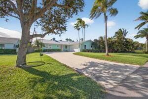 8064 SE Carlton St, Hobe Sound, FL 33455