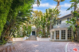 5630 Valley Oak Dr, Los Angeles, CA 90068