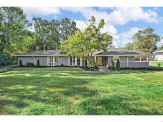 130 Stoneyside Ln, Saint Louis, MO 63132