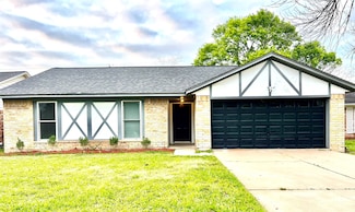 709 Noreda St, Angleton, TX 77515