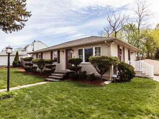 52 Speck Ave, Cranston, RI 02910