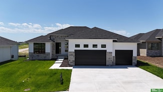 5408 N 212th St, Elkhorn, NE 68022