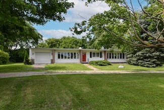 S103W26370 Maple Ave, Mukwonago, WI 53149