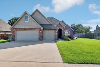 6904 S Chestnut Ave, Broken Arrow, OK 74011
