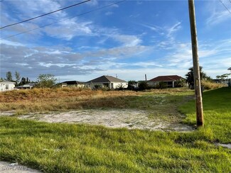 4217 27th St SW Unit 2, Lehigh Acres, FL 33976