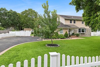 48 Fanning Ave, Hampton Bays, NY 11946