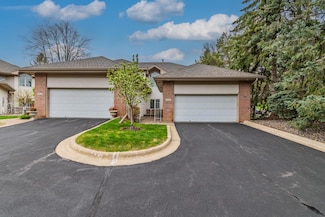 5541 W 70th St, Edina, MN 55439