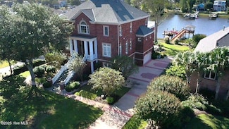 2775 Pinecrest Se Dr, Southport, NC 28461