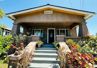 7820 Garfield Ave, Oakland, CA 94605