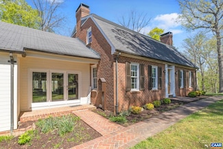 330 Carrsbrook Dr, Charlottesville, VA 22901