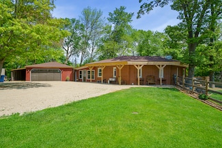 4444 E 1553rd Rd, Earlville, IL 60518
