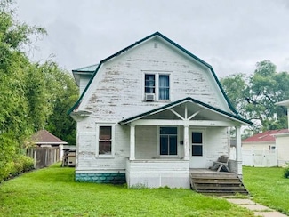 316 D St, Central City, NE 68826