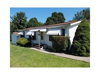2505 Hemlock St, Natrona Heights, PA 15065