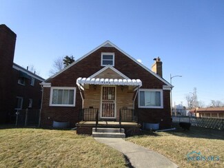 3153 Meadowbrook Ct, Toledo, OH 43606