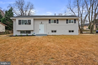 5513 Helmont Dr, Oxon Hill, MD 20745