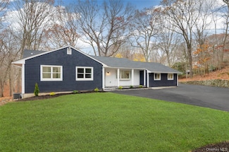 150 Remsen Rd, Wading River, NY 11792