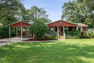 422 Fairpoint Dr, Gulf Breeze, FL 32561