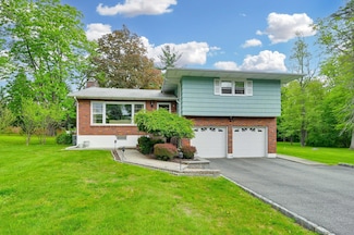 24 Westview Ave, Congers, NY 10920