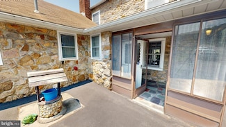 2410 S Albert St, Allentown, PA 18103