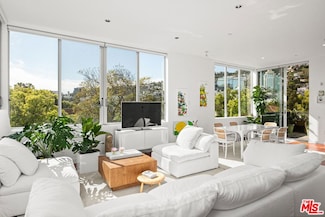 1200 N Sweetzer Ave Unit 7, West Hollywood, CA 90069