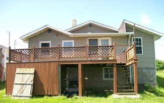 9340 N Steinbarger Lake Dr, Wawaka, IN 46794