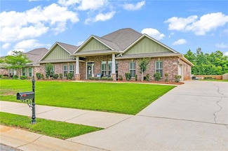323 Wakefield Ave, Fairhope, AL 36532