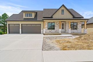5313 Buttercup Dr, Columbia, MO 65203