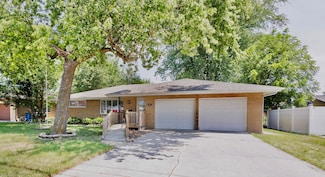 680 S Center Ave, Bradley, IL 60915