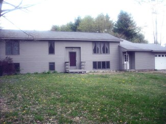 580 Greylock St, Lee, MA 01238