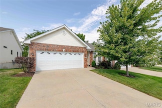183 Fairgate Dr, Saint Peters, MO 63376
