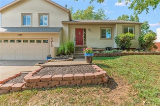 9212 Alden St, Lenexa, KS 66215