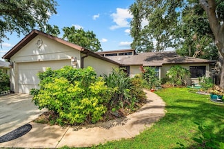 8240 Cypress Lake Dr, Sarasota, FL 34243