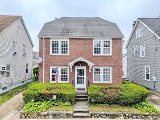 177 Park Ave, Williston Park, NY 11596