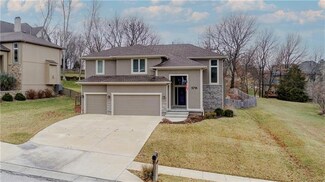 5718 N Overland Dr, Kansas City, MO 64151