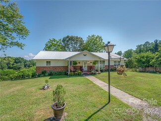 621 Roper Rd, Flat Rock, NC 28731