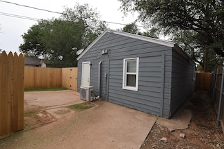 2006 29th St, Lubbock, TX 79411