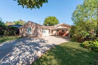 22125 Costanso St, Woodland Hills, CA 91364