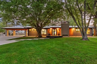 3190 S Lakeshore Dr, Saint Joseph, MI 49085