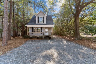 21 Charter Dr, Wilmington, NC 28403