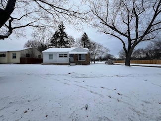 4702 Warrington Dr, Flint, MI 48504