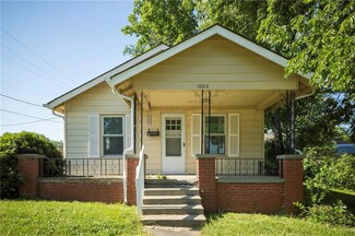 1002 Broadway St, Pleasant Hill, MO 64080