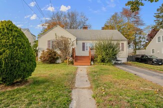 19 Dart St, New London, CT 06320