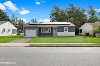 75 Brakenbury Dr, Toms River, NJ 08757