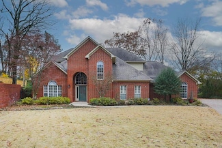 821 Shea Dr, Little Rock, AR 72205