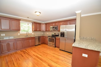 339 Meadowside Rd Unit B, Milford, CT 06460