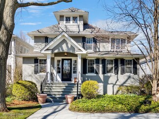 607 Willow Rd, Winnetka, IL 60093