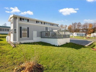 10 Salmon Ln, South Hero, VT 05486