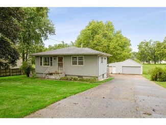 1570 NW 78th St, Clive, IA 50325